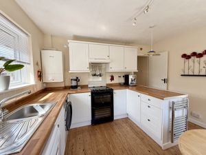 Photo 21- click for photo gallery